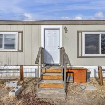 Thumbnail of mobile home