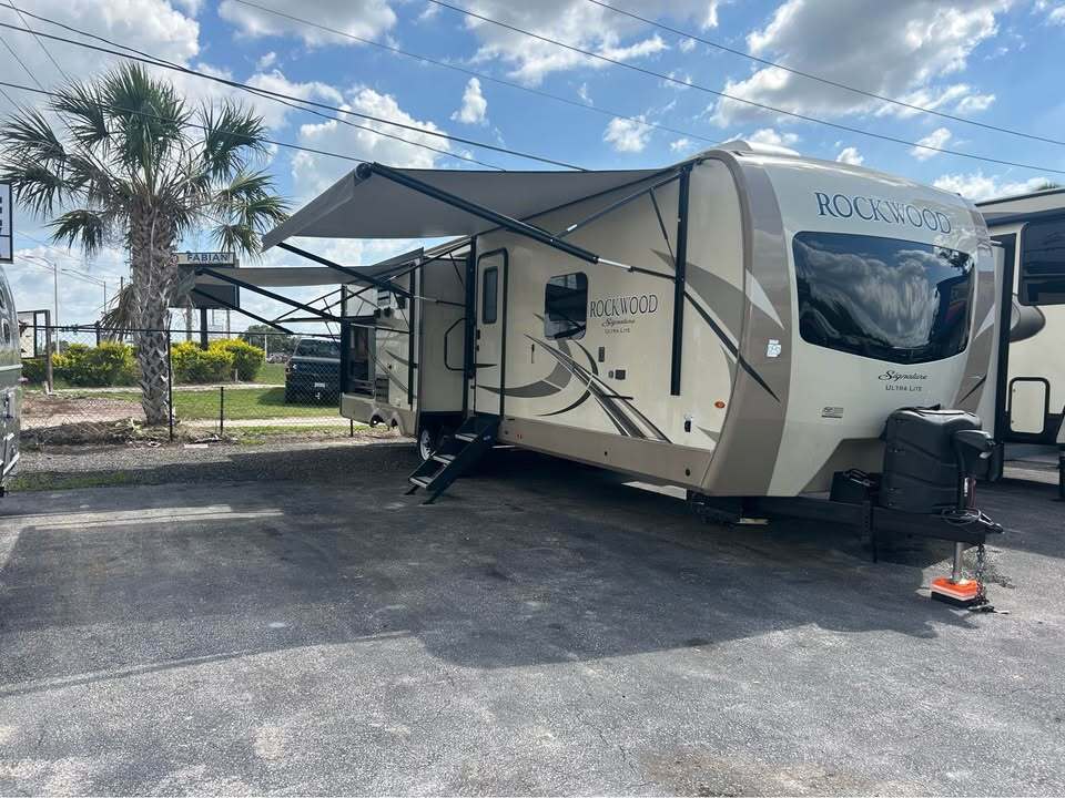 Photo of Rv
