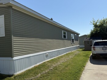 Thumbnail of mobile home
