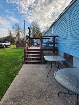 Thumbnail of mobile home