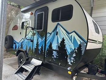 Thumbnail of RV
