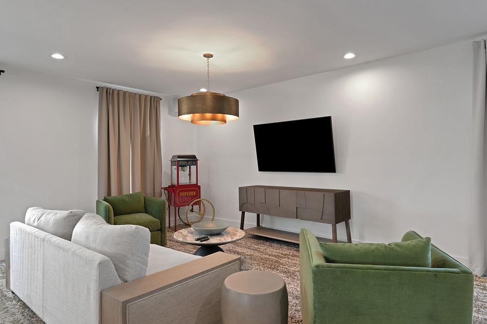 2050 W Dunlap Ave Phoenix AZ 85021 USA Living room 2050Dunlap 79