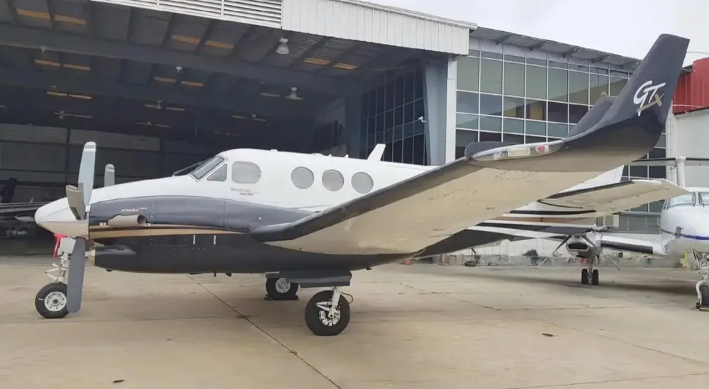 7295/beechcraft-king-air-c90gtx-2011-flightmarket-id-7295-52364.webp