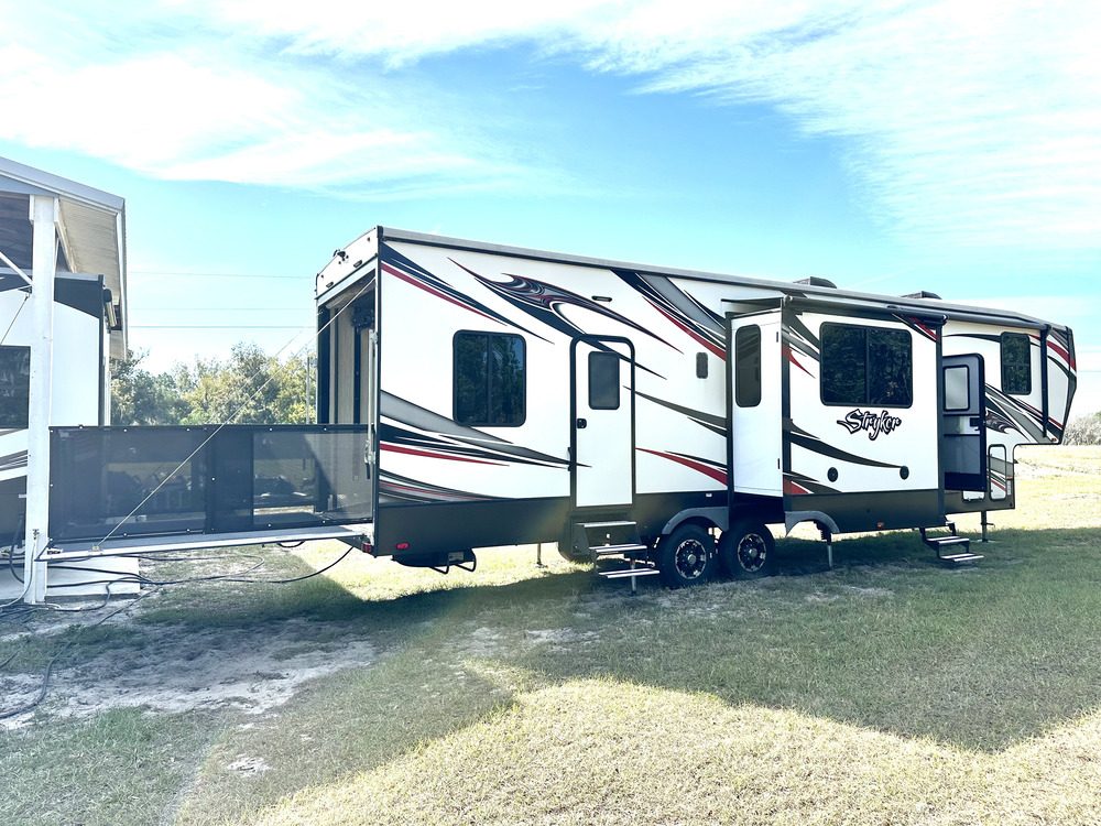Photo of Rv