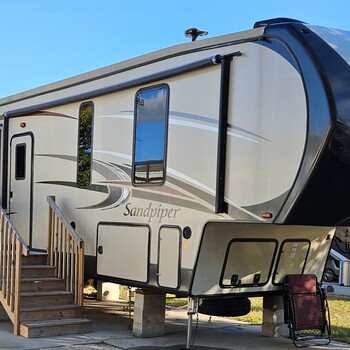 Thumbnail of RV