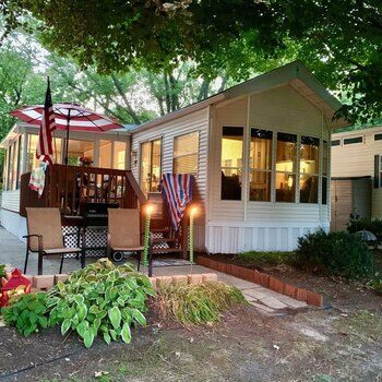 Thumbnail of mobile home