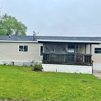 Photo of Free 2-bedroom, 1-bathroom home | Marshalltown 63