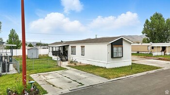 Thumbnail of mobile home