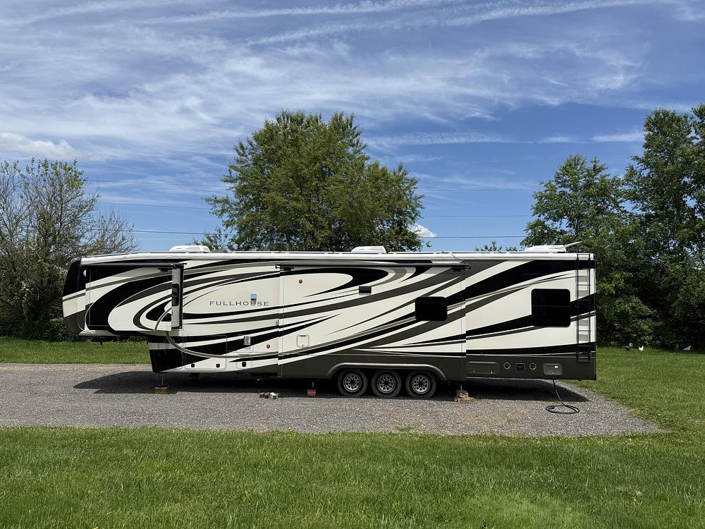 Photo of Rv