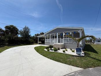 Thumbnail of mobile home
