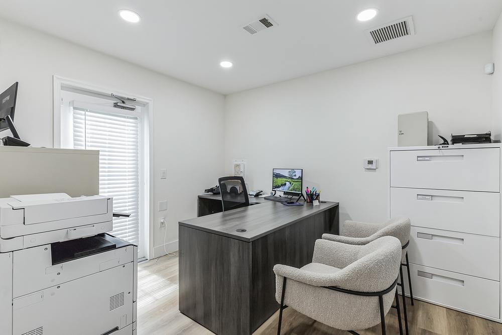 1701 NW 5th St Deerfield Beach FL 33442 USA Kitchen IMG 5634