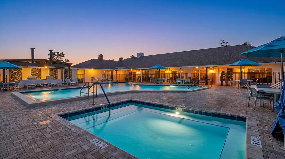 171 1 Shoreline Amenities  6 twilight