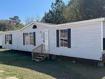 Photo of SPACIOUS HOME! Large Living Room & Nice Kitchen Space!