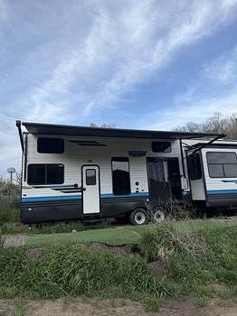 Thumbnail of RV