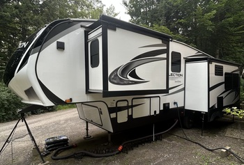 Thumbnail of RV