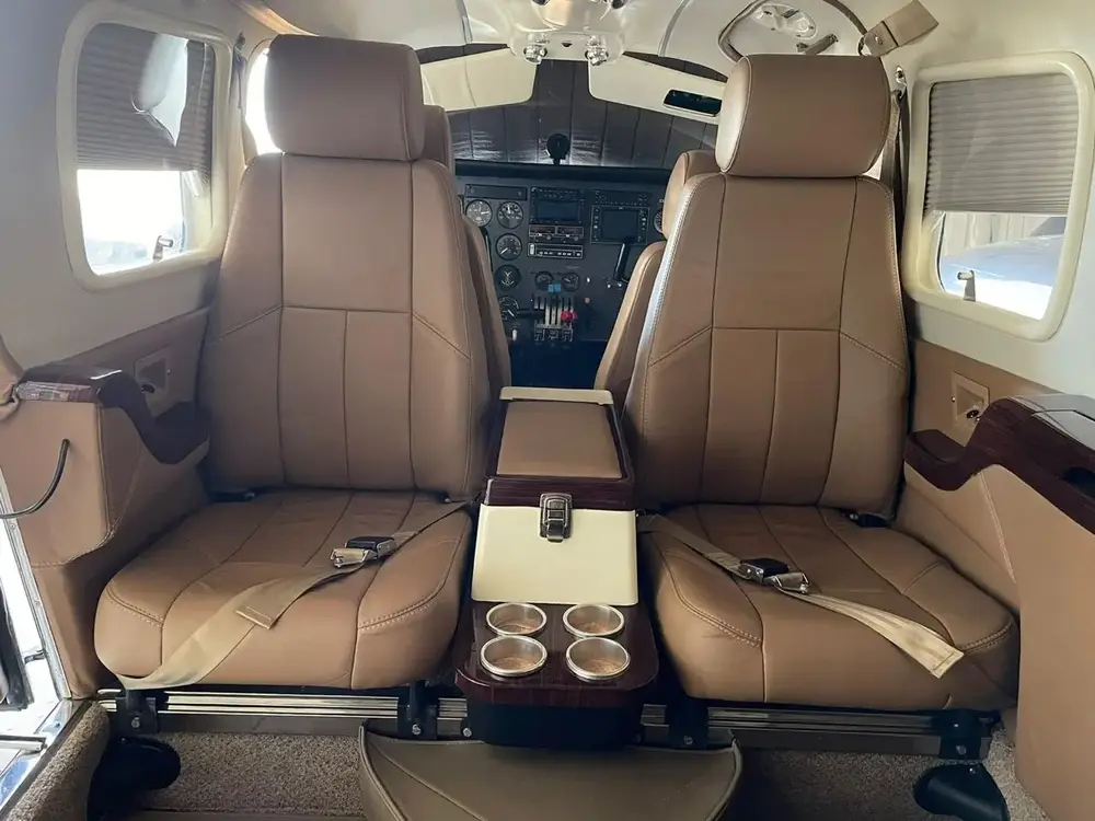 7688/neiva-piper-emb-810d-seneca-iv-1994-flightmarket-id-7688-19177.webp