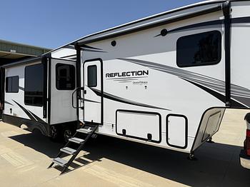 Thumbnail of RV