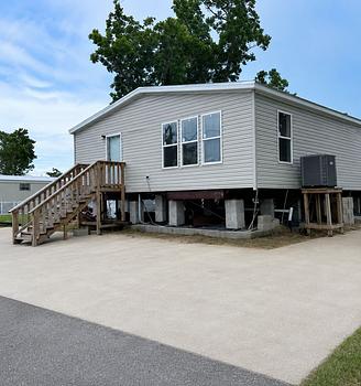 Thumbnail of mobile home