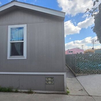Thumbnail of mobile home