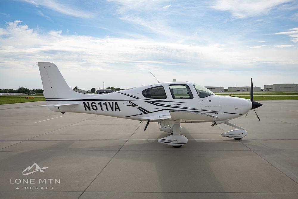 N611VA-09.jpg