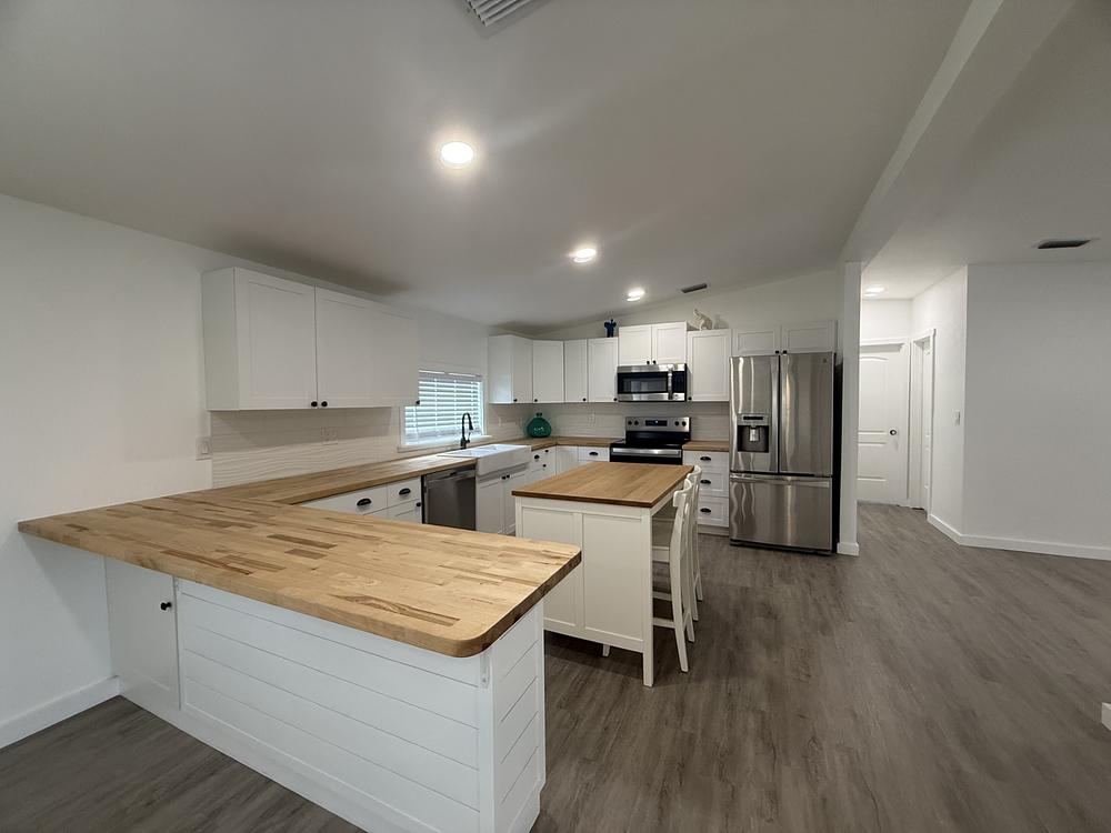 Camelot Lakes Village