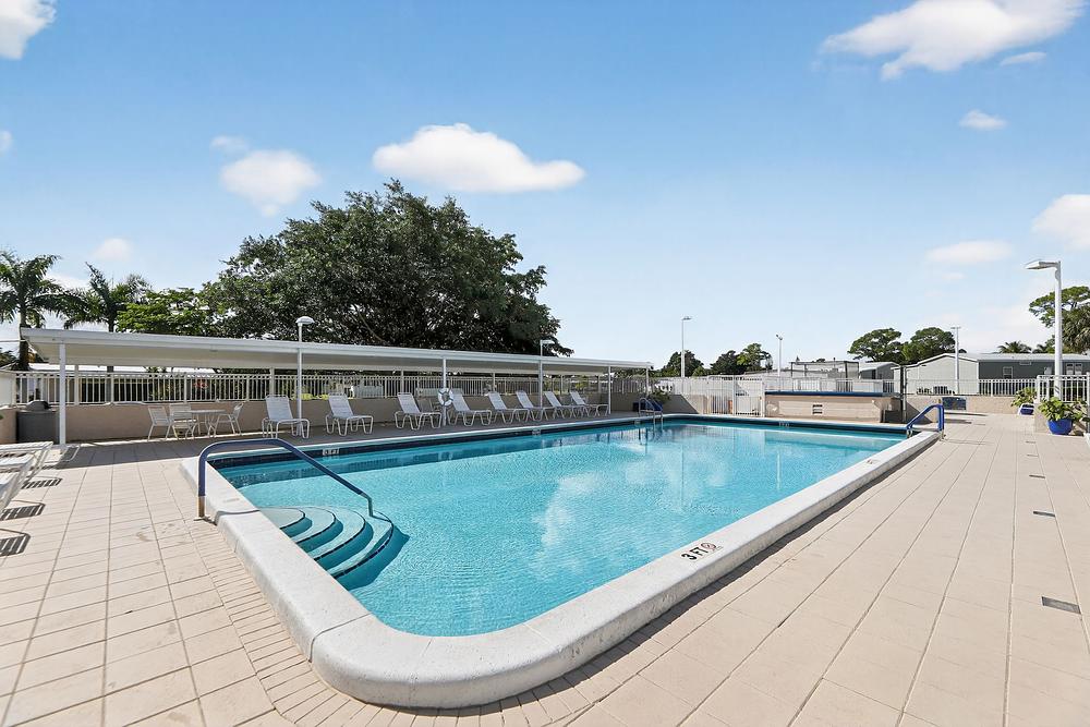 36 4290 Royal Manor Blvd Boynton Beach FL 33436 Exterior 4290RoyalManorBlvdBoyntonBeachFL33436 Exterior 984A3793
