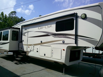 Thumbnail of RV