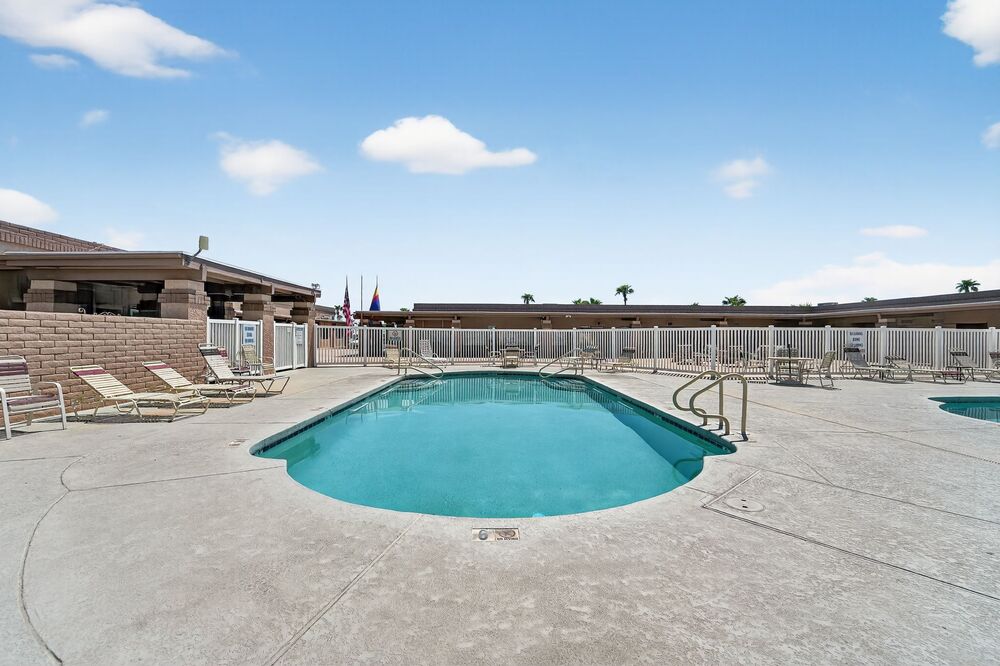 04 400 N Plaza Dr Apache Junction AZ 85120 USA Exterior DSC00568