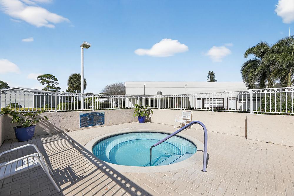 05 4290 Royal Manor Blvd Boynton Beach FL 33436 Exterior 984A3795