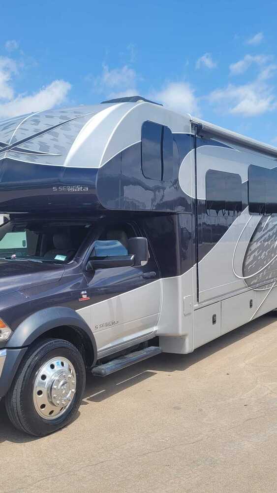 Photo of Rv
