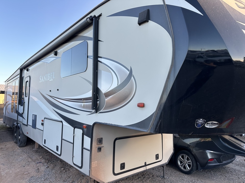 Photo of Rv