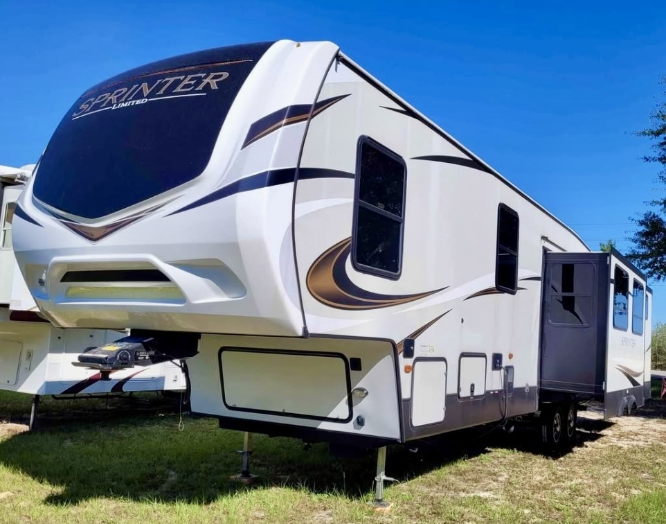 Photo of Rv
