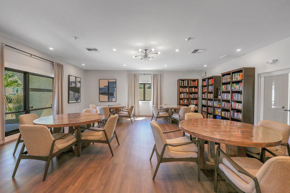 28 675 Parlanti Ln Sparks NV 89434 USA Dining room 0Z9A5144