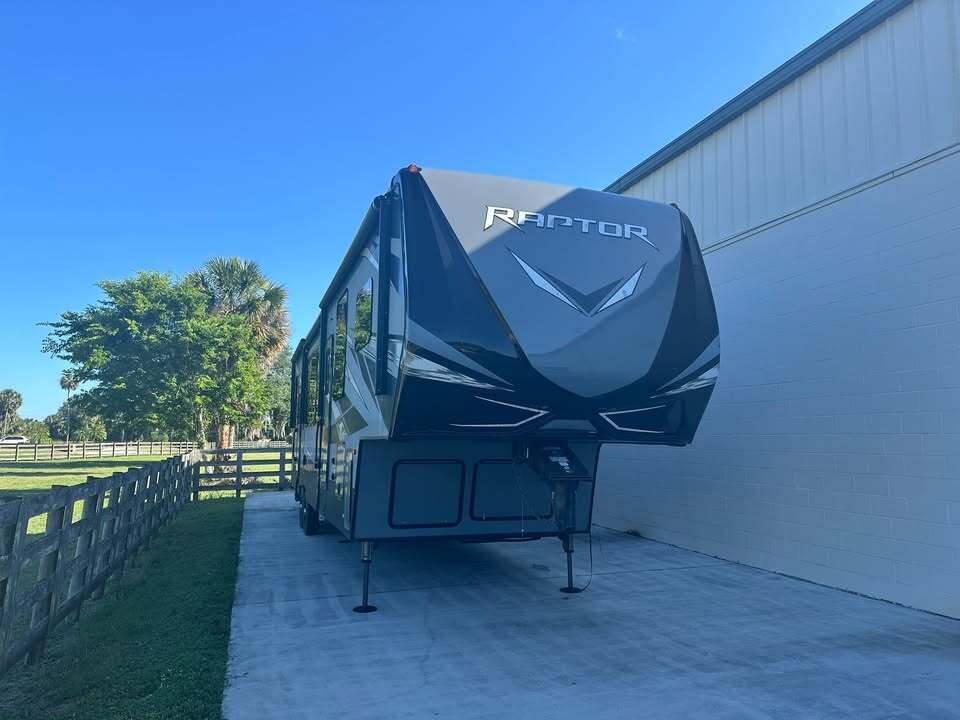Photo of Rv