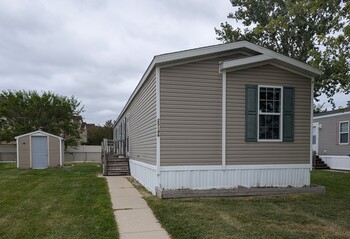 Thumbnail of mobile home