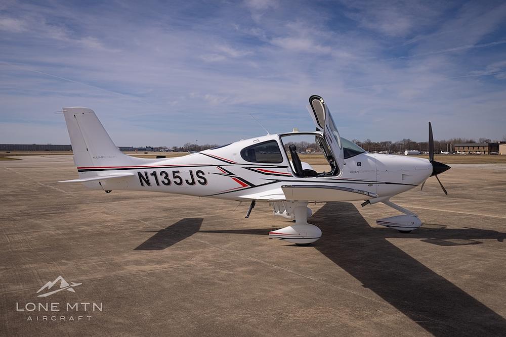 N135JS-09.jpg