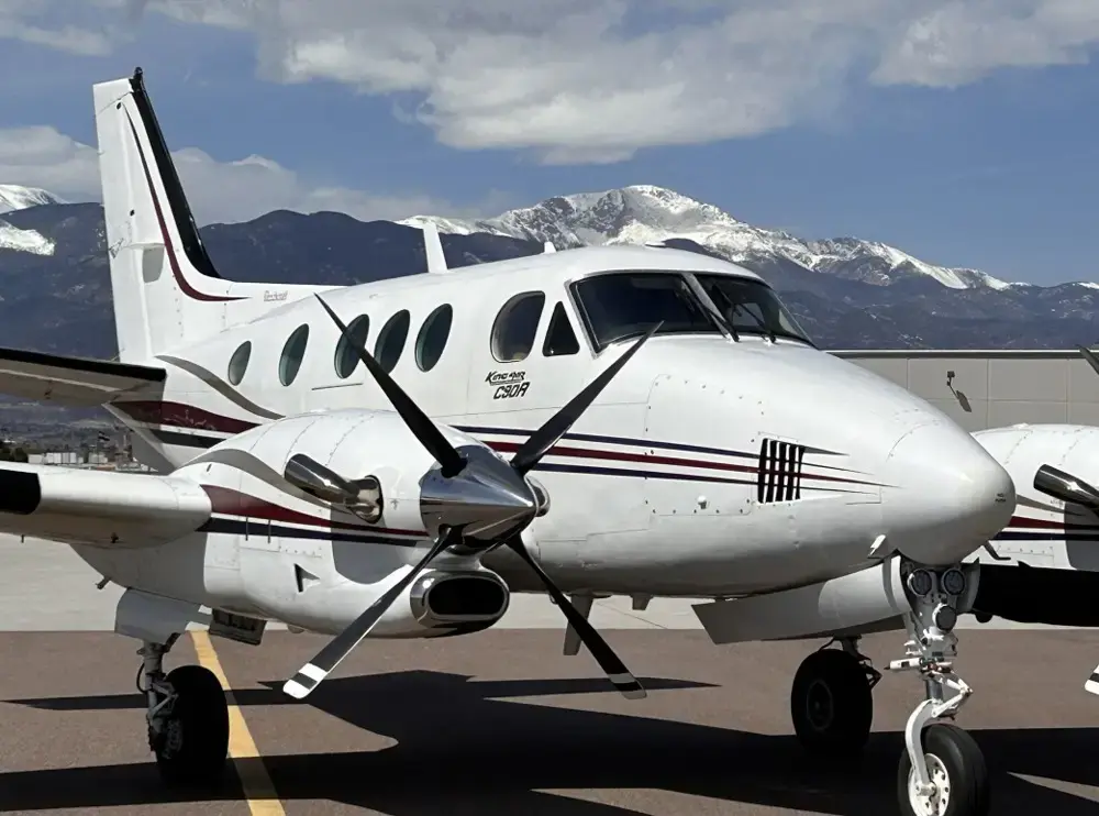 7572/beechcraft-king-air-c90a-1991-flightmarket-id-7572-24041.webp