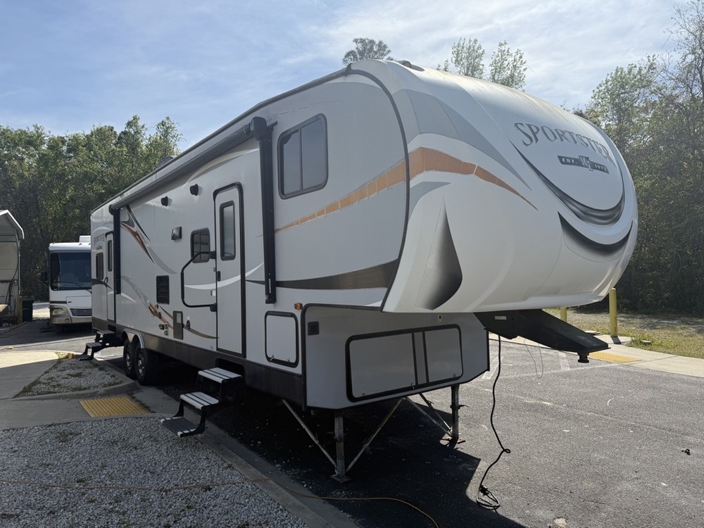 Photo of Rv
