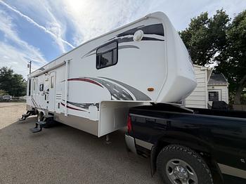 Thumbnail of RV