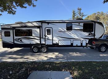 Thumbnail of RV