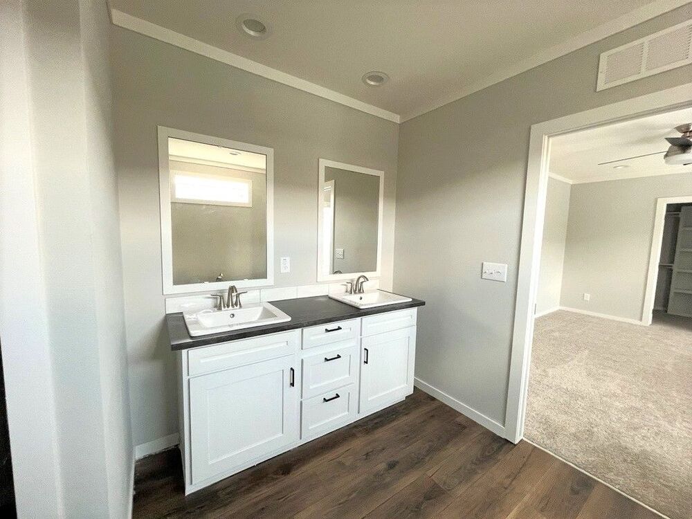 Master Vanity