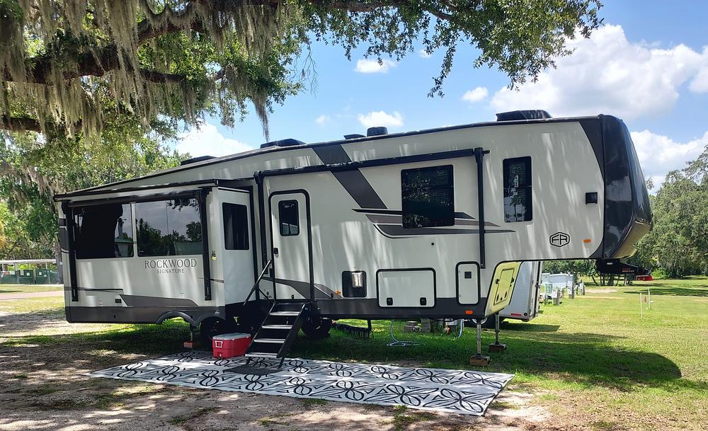 Photo of Rv